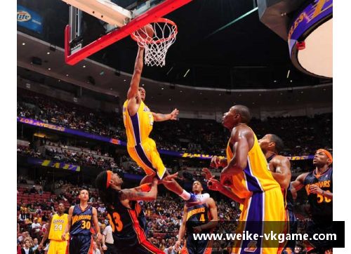 NBA精彩扣篮：飞扬的篮球旋律与激情碰撞